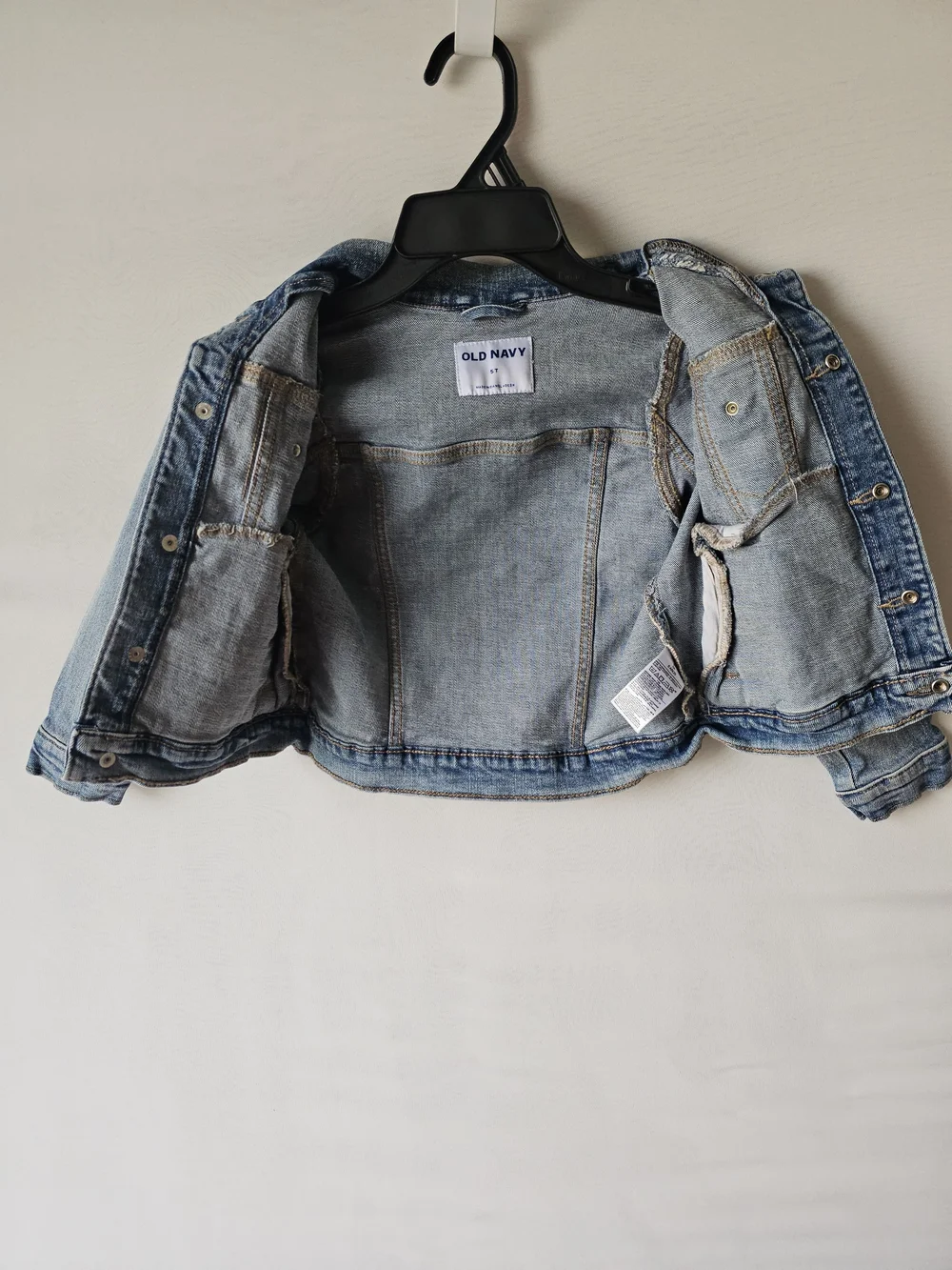 Lot of 2 Denim Jean Jackets 5T Old Navy Light Wash & The Children's Place Dark